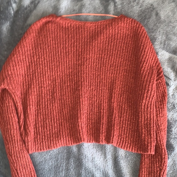 Maroon Cropped Sweater - Picture 4 of 5